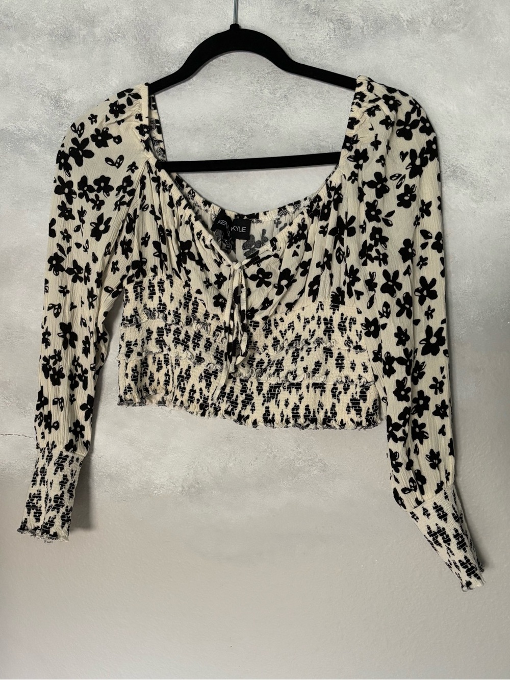 Kendall & Kylie Boho Floral Long Sleeve Smocked Crop Top Black & White Small